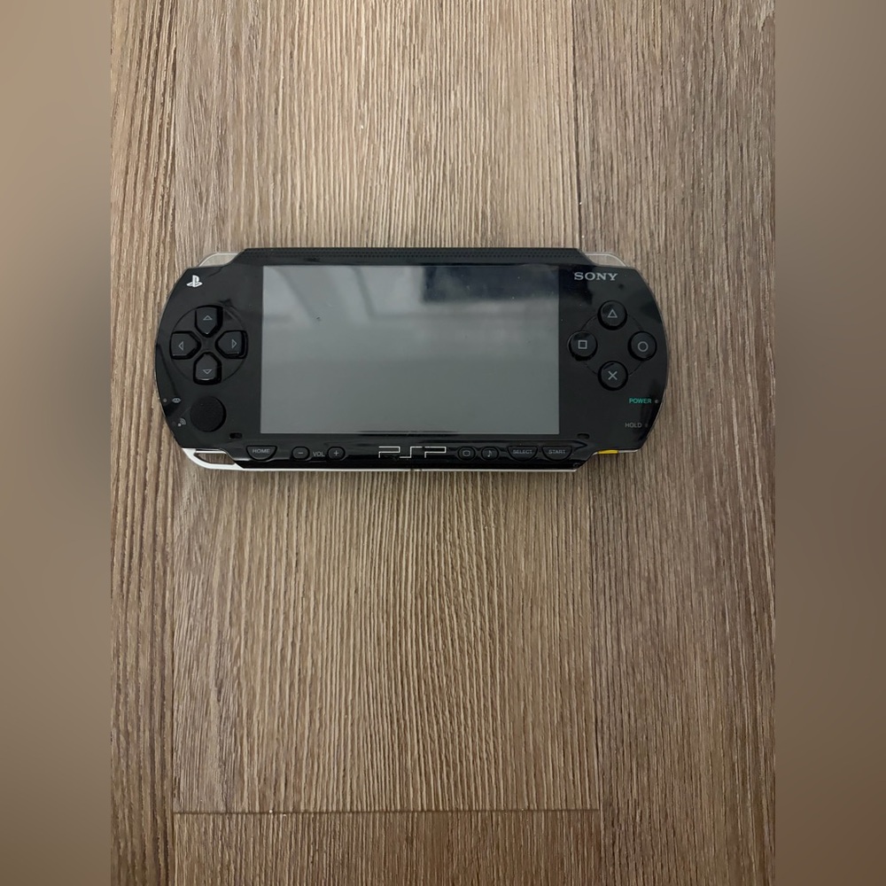 Sony PSP 2000 Launch Edition 64MB Handheld System